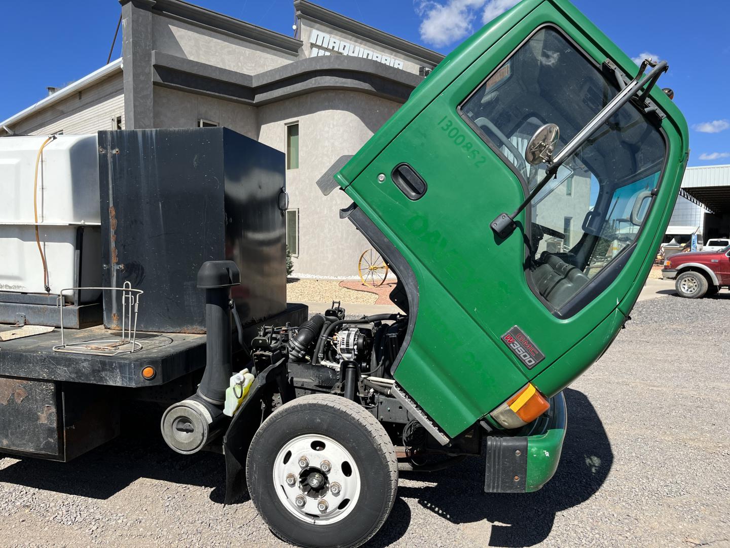 CAMION GMC W3500 TIPO HIDROSEMBRADORA